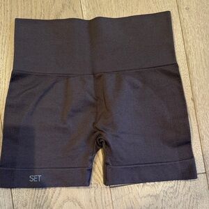 Set active bike shorts M never worn